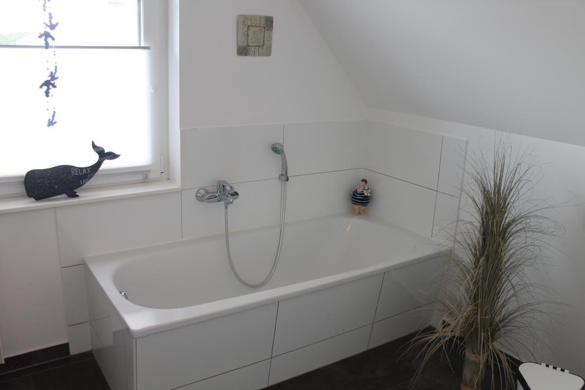Ferienhaus De Niege Leive Born Ngoại thất bức ảnh