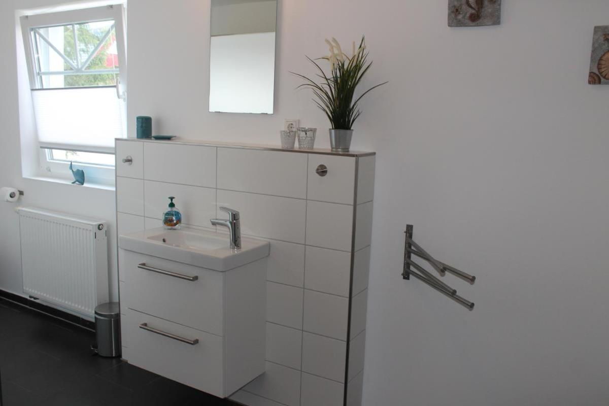 Ferienhaus De Niege Leive Born Ngoại thất bức ảnh